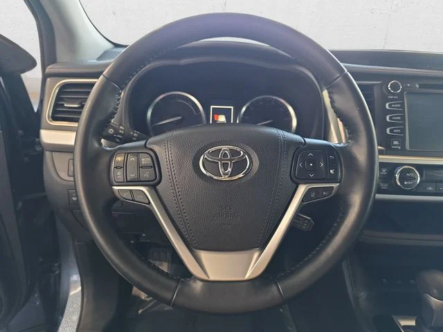 Used 2018 Shoreline Mist Toyota Limited Platinum image 19