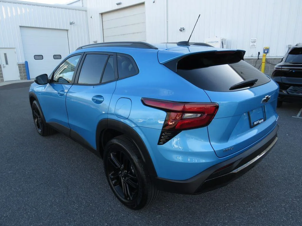 Used 2025 Marina Blue Chevrolet ACTIV image 15