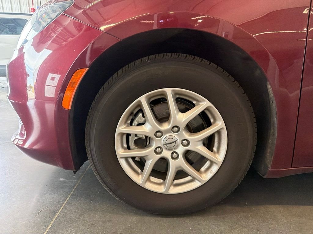 Used 2023 Red Chrysler LX image 6