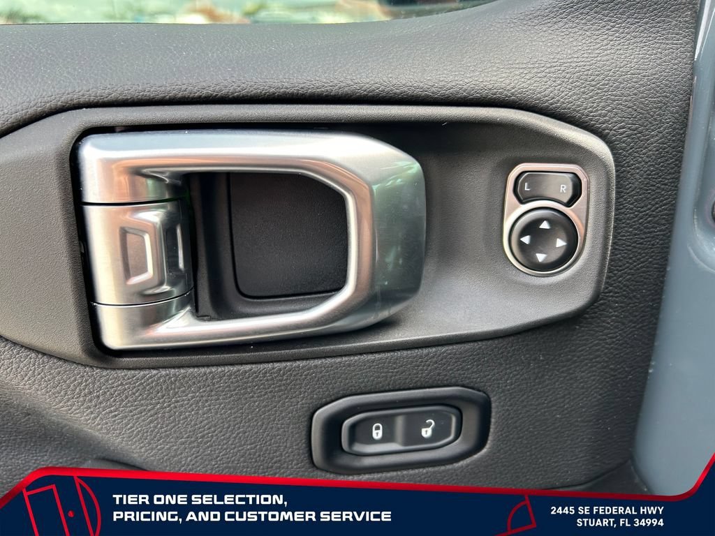 Used 2024 Gray Jeep 4-Door Recon 4x4 image 12