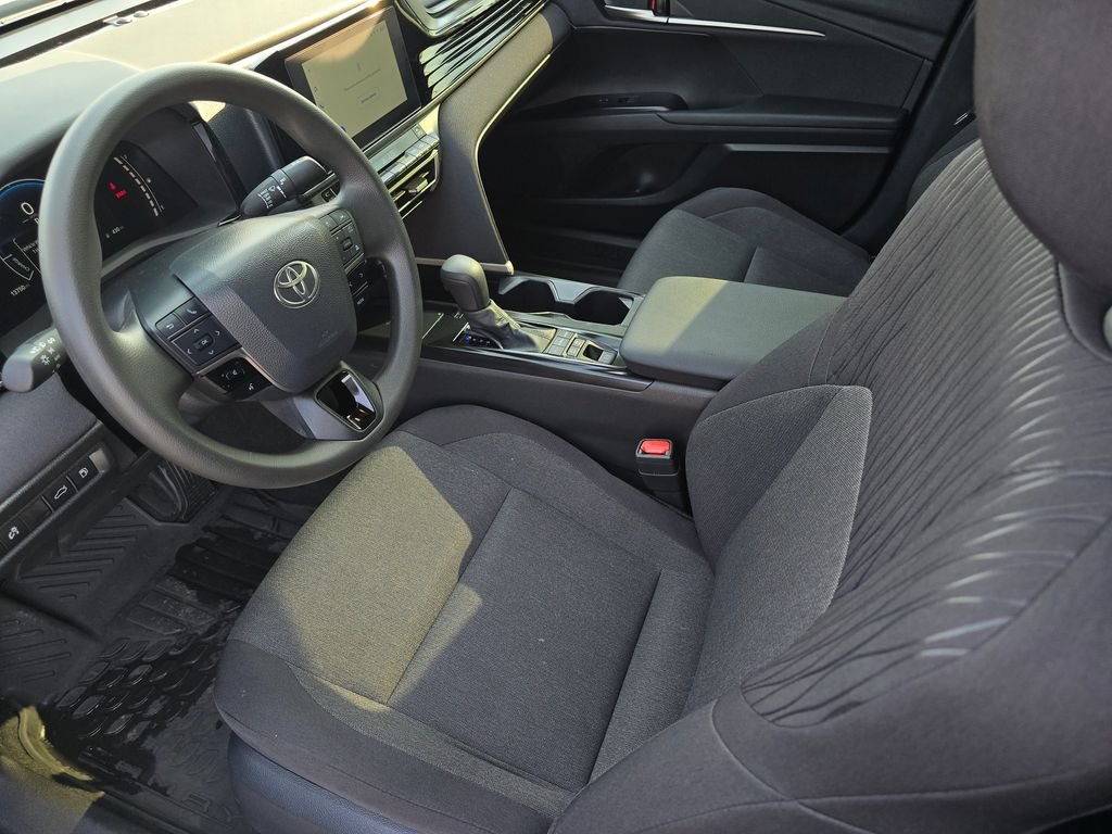 Used 2025  Toyota LE image 18