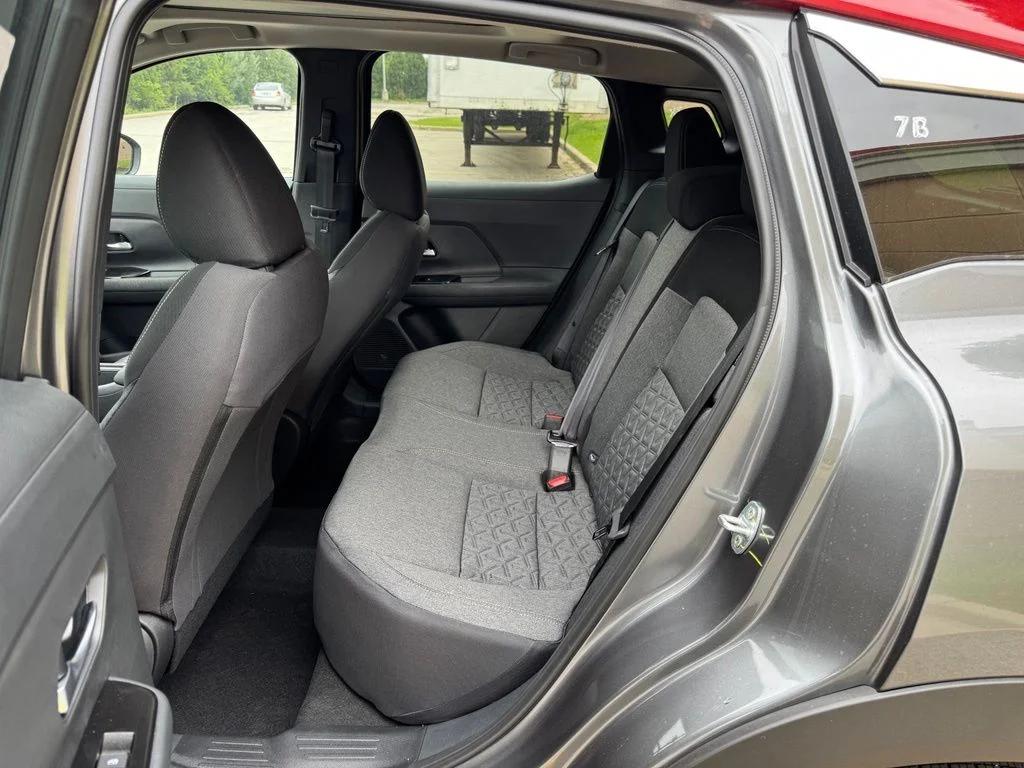 New 2026 Gun Metallic/Scarlet Ember Tintcoat Nissan SV image 10