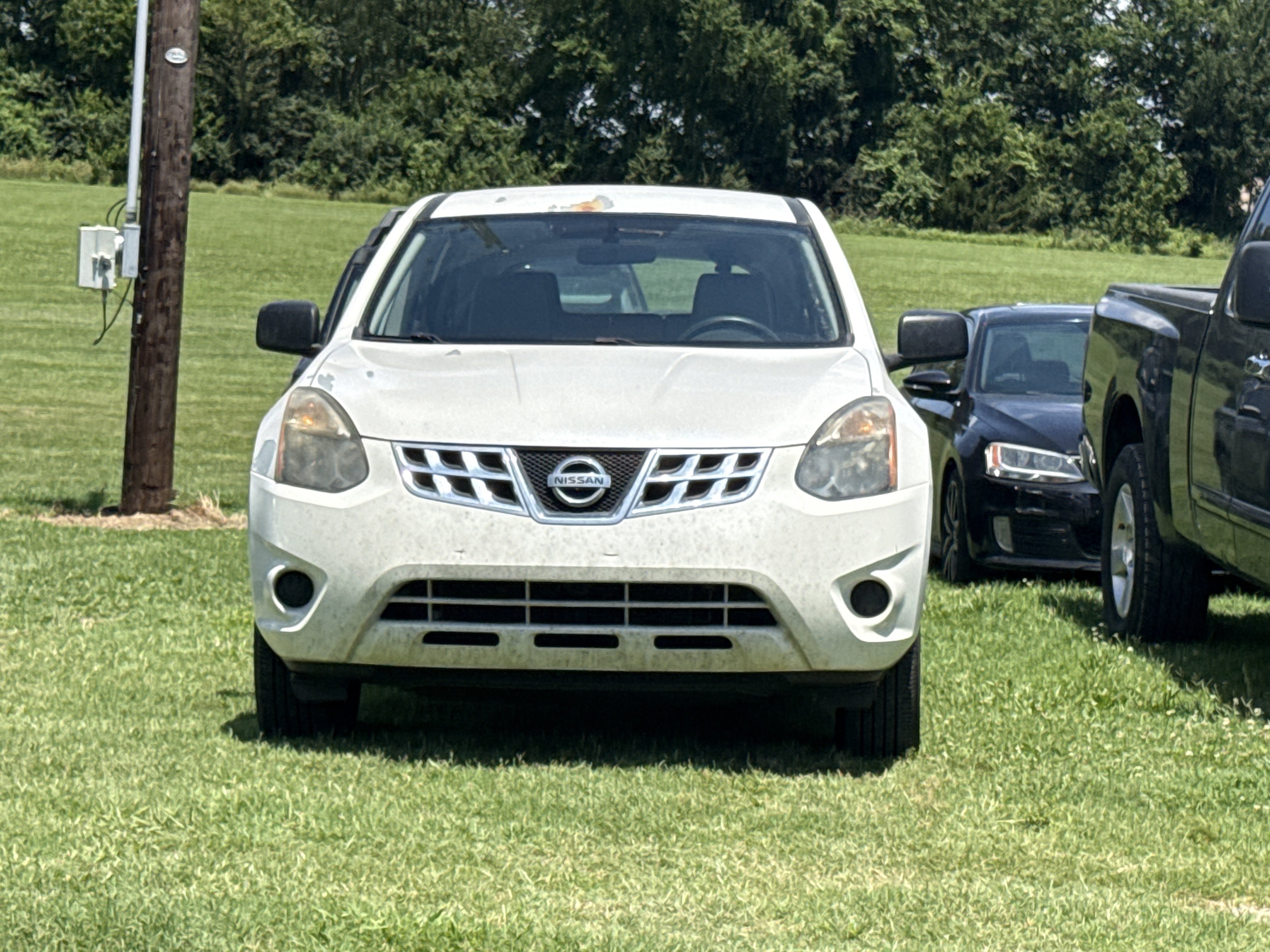 Used 2015 Pearl White Nissan S image 2