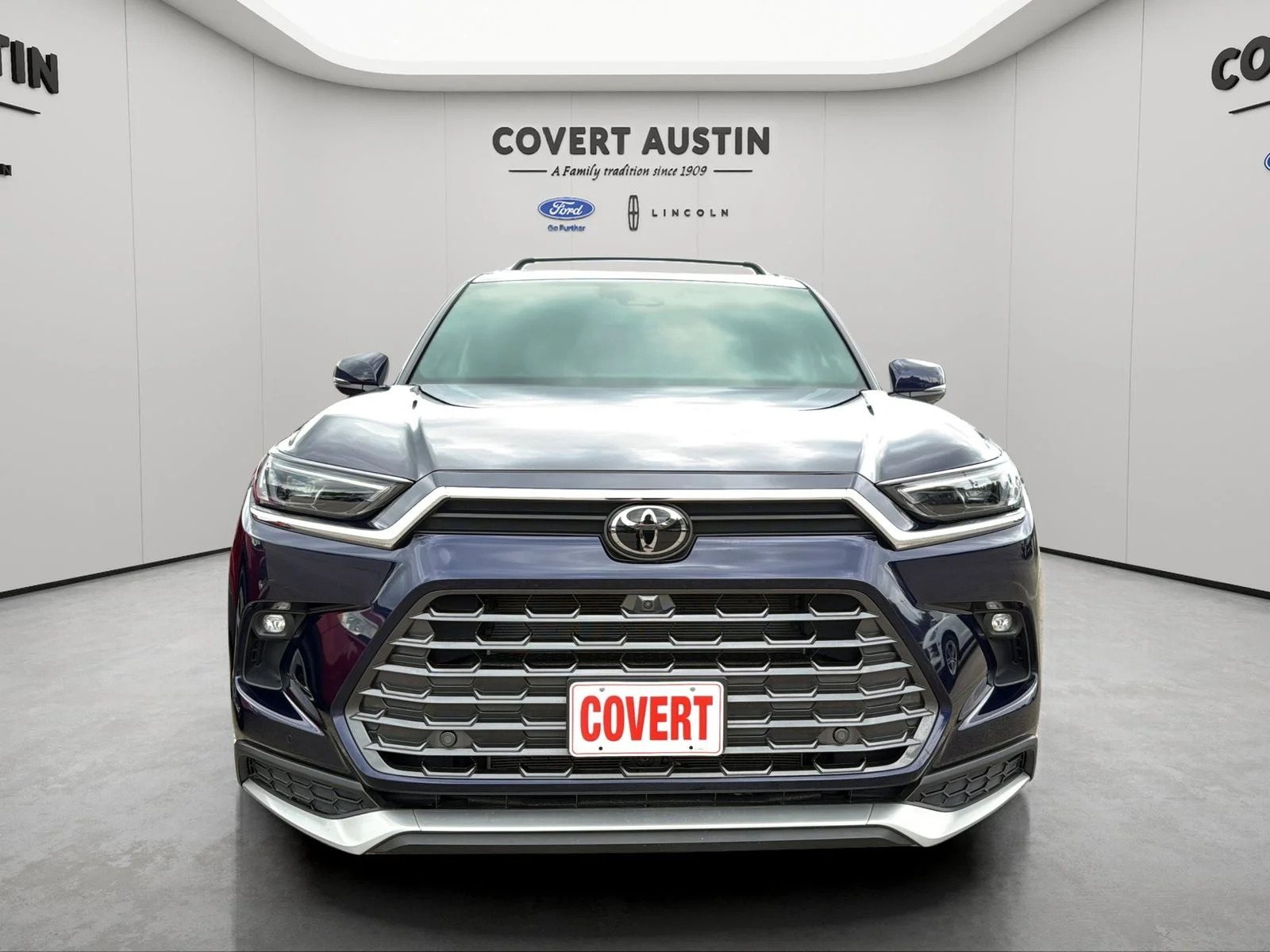 Used 2025 Blue Toyota MAX Platinum image 8
