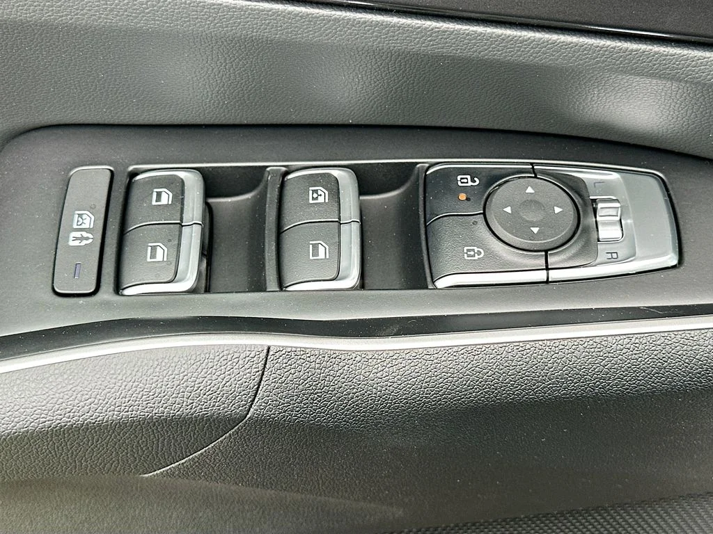 New 2026 Glacial White Pearl Kia LX image 17