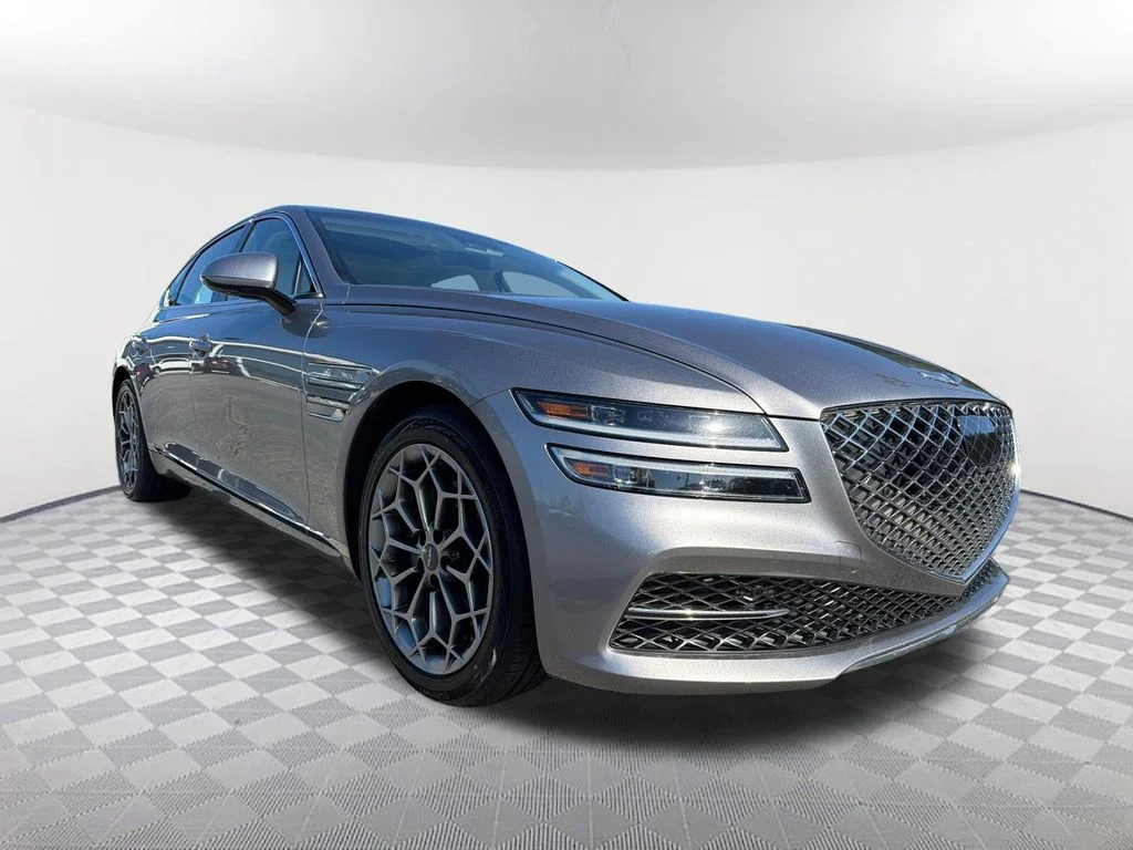Used 2023 Silver Genesis 2.5T image 3