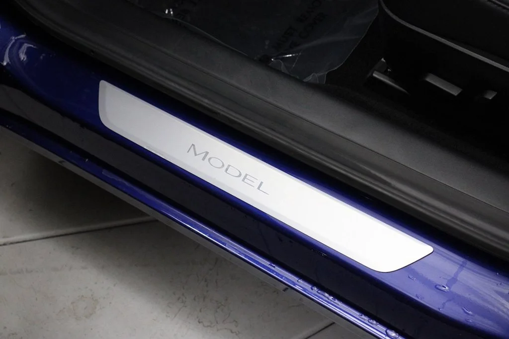 Used 2019 Deep Blue Metallic Tesla  image 39
