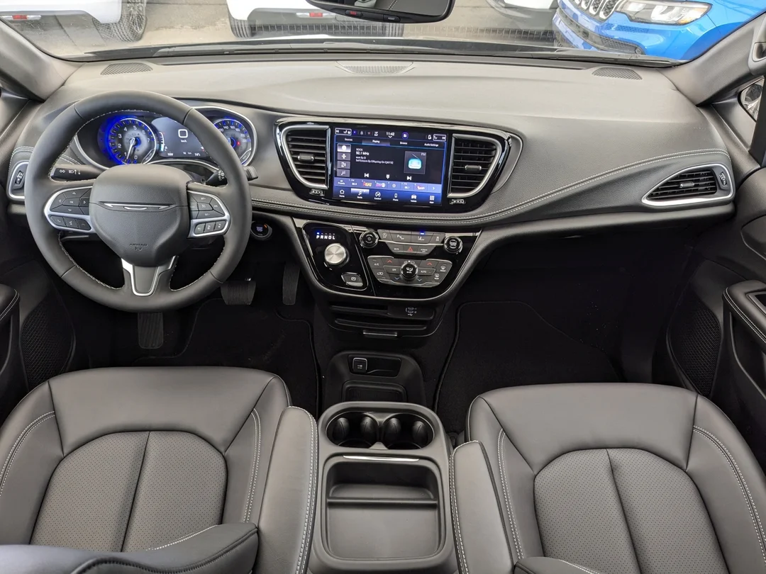 New 2027 Black Chrysler Select - - AWD - 3.6L Pentastar V6 - Adaptive Cruise Control - Blind Spot Monitor & More! image 25