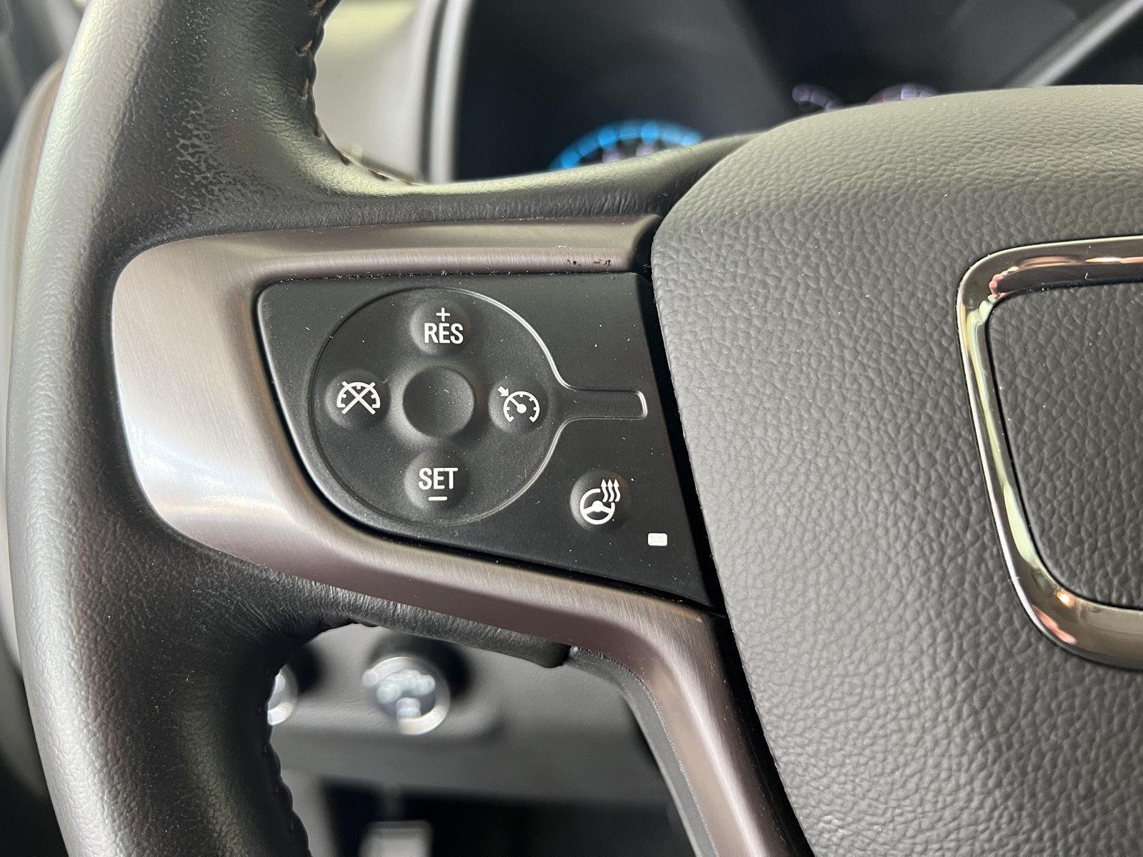 Used 2022 Onyx Black GMC 4WD AT4 w/Leather image 9