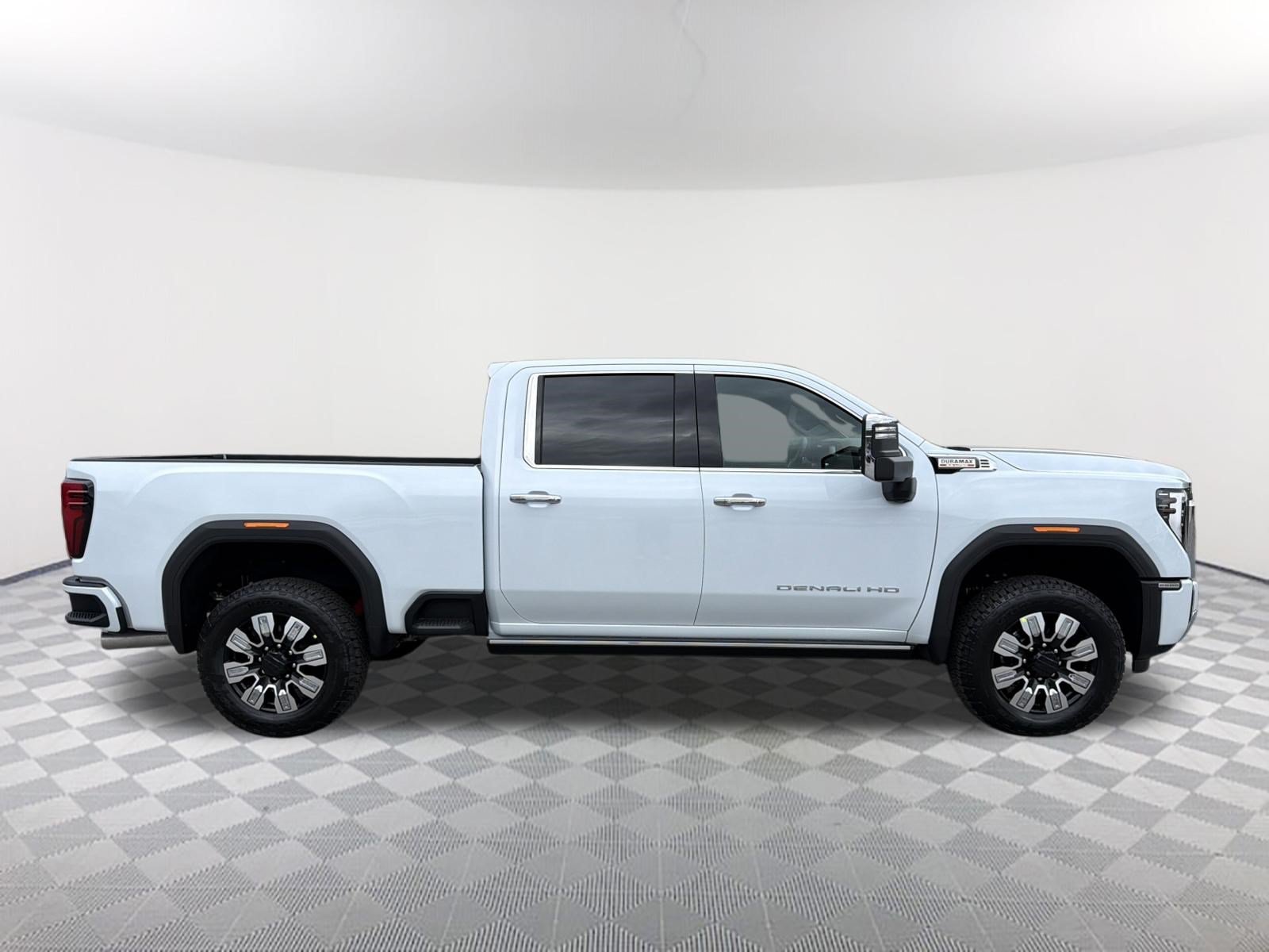 2026 GMC Sierra 2500HD Denali - Photo 4