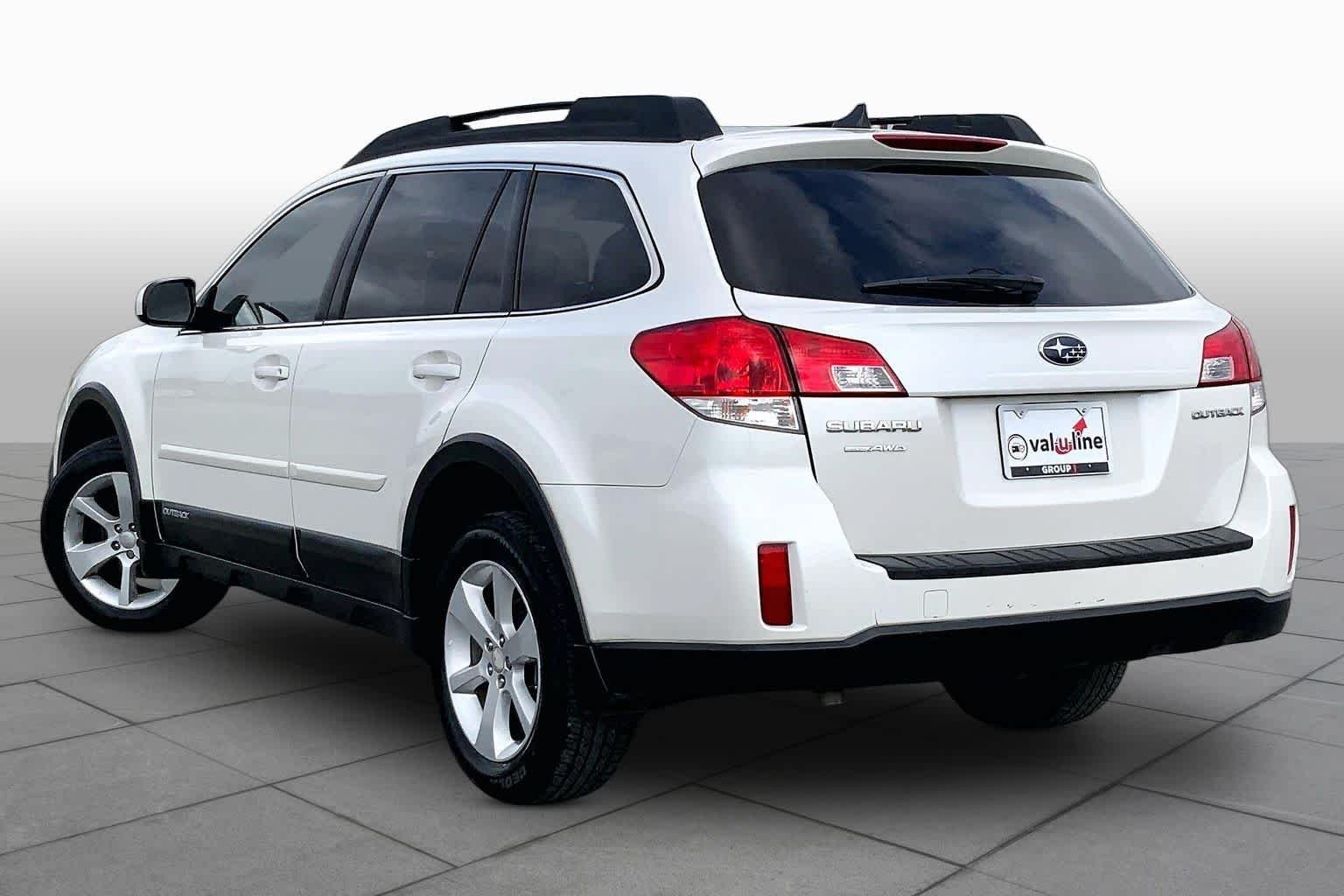 Used 2014 Satin White Pearl Subaru 2.5i Premium image 12