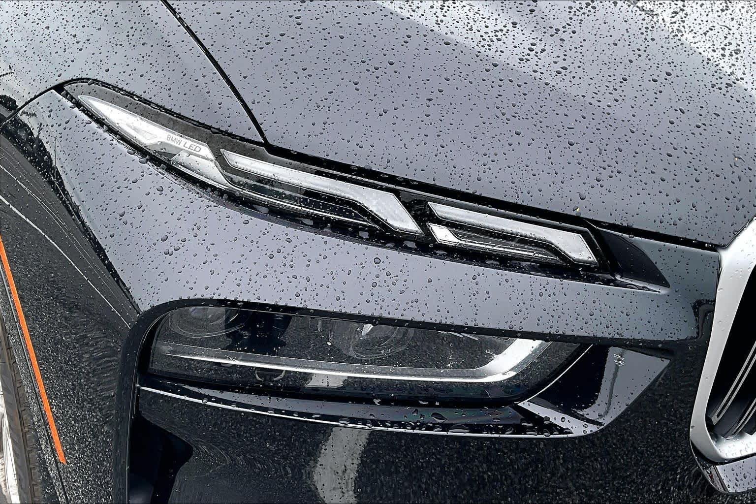 Used 2023 Black Sapphire Metallic BMW xDrive40i image 28