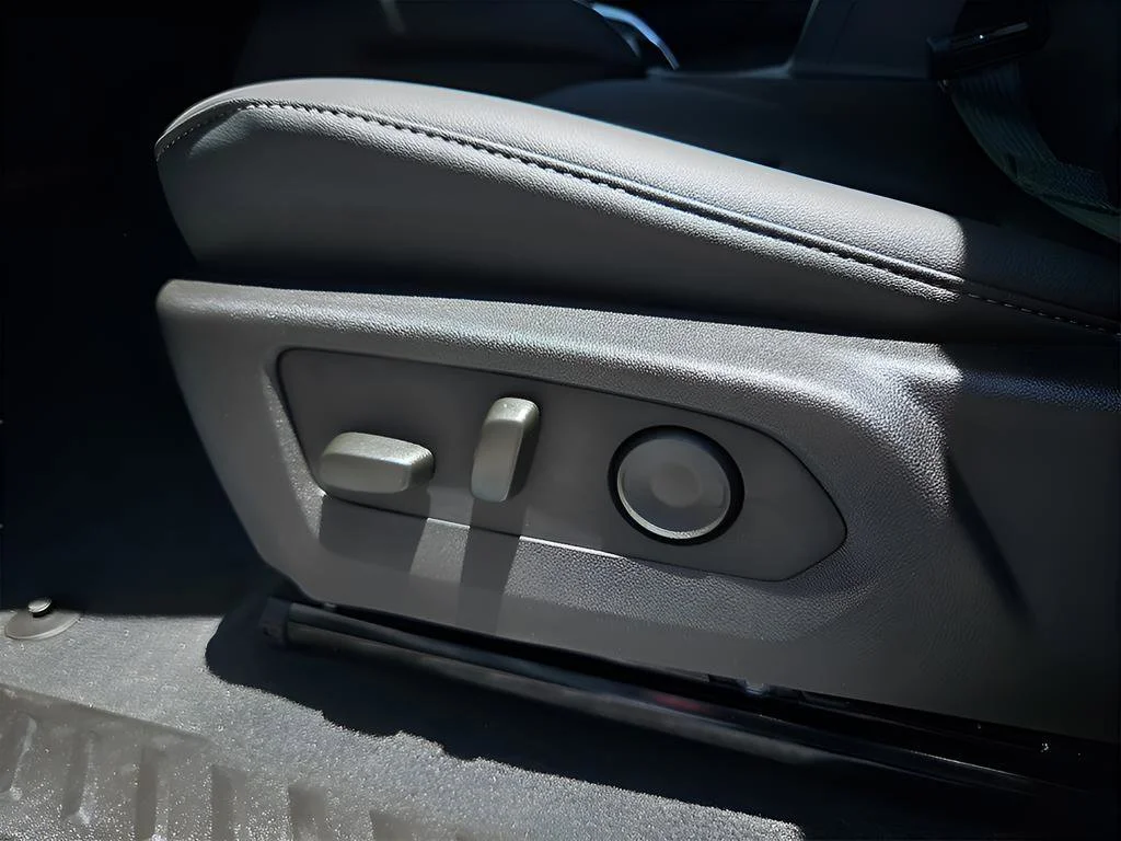 2026 Chevrolet Colorado LT - Photo 23