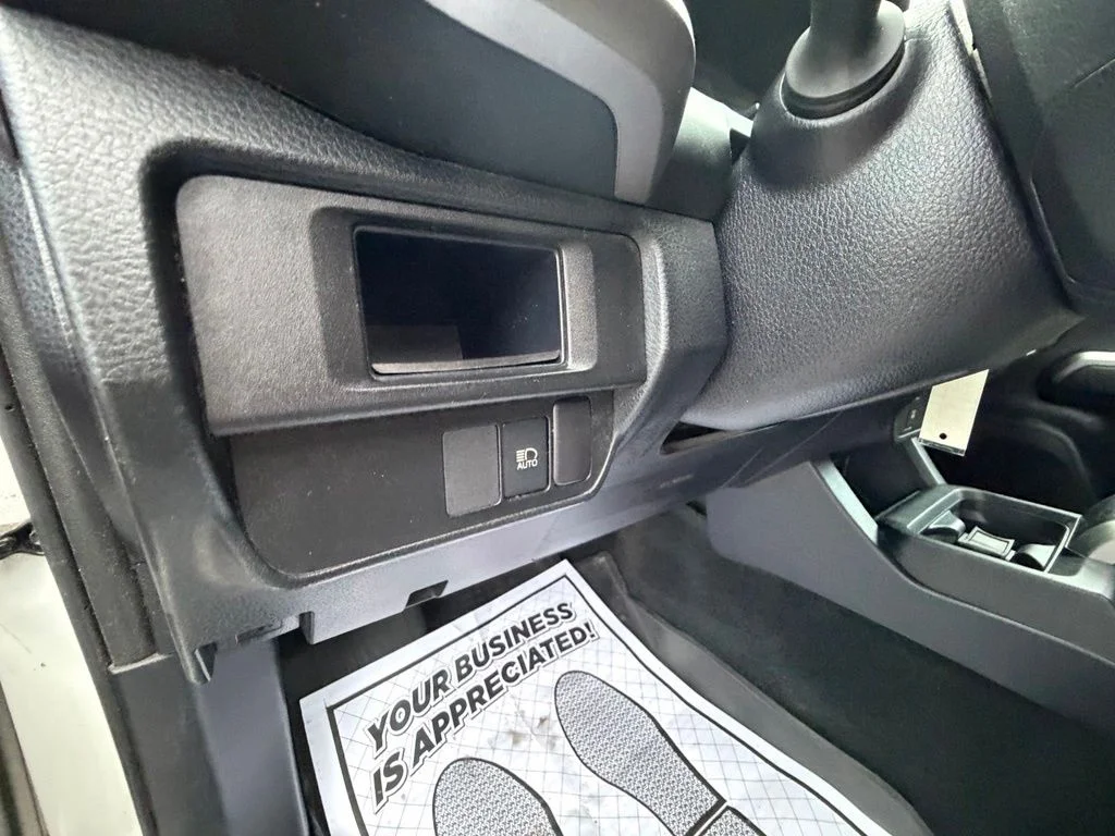 Used 2018 White Toyota SR5 image 17