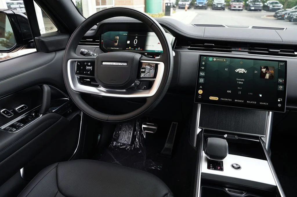 New 2026 Belgravia Green Land Rover SE image 15