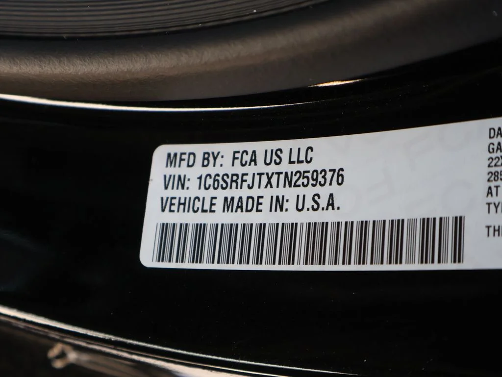 New 2026 Diamond Black Crystal Pearl-Coat Exterior Paint RAM Laramie image 42