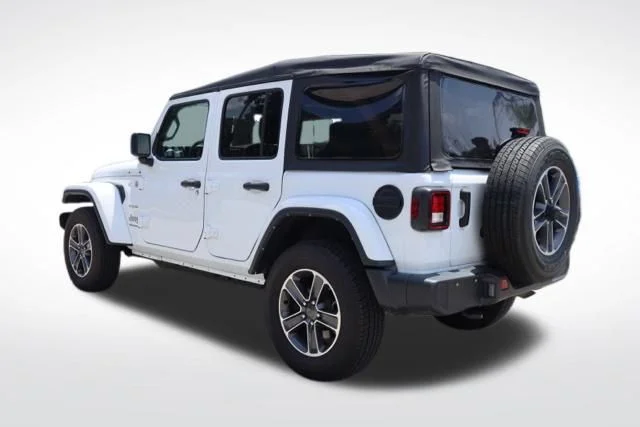 Used 2023 White Jeep Sahara image 9