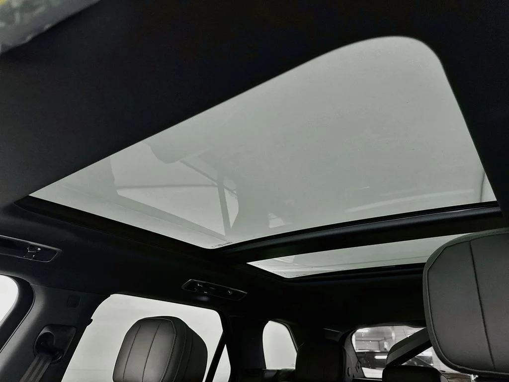 New 2026 Carpathian Grey Land Rover Dynamic SE image 22