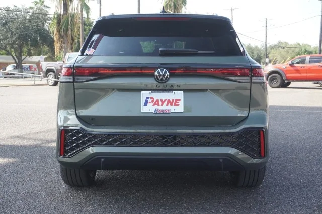 New 2026 Avocado Green w/Deep Black Roof Volkswagen SE R-Line Black image 8