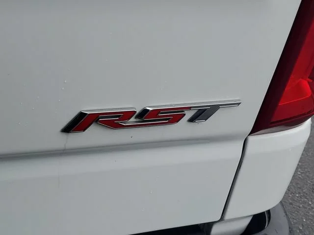 Used 2021 SUMMIT WHITE Chevrolet RST image 27