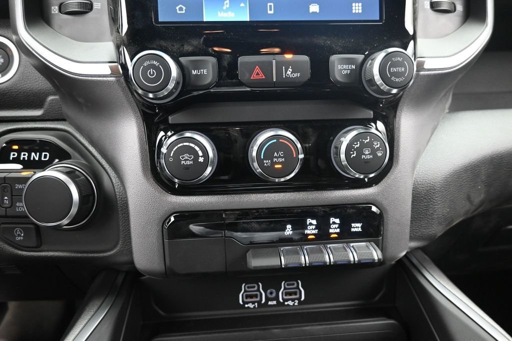New 2026 Diamond Black Crystal Pearl-Coat Exterior Paint RAM Express image 20