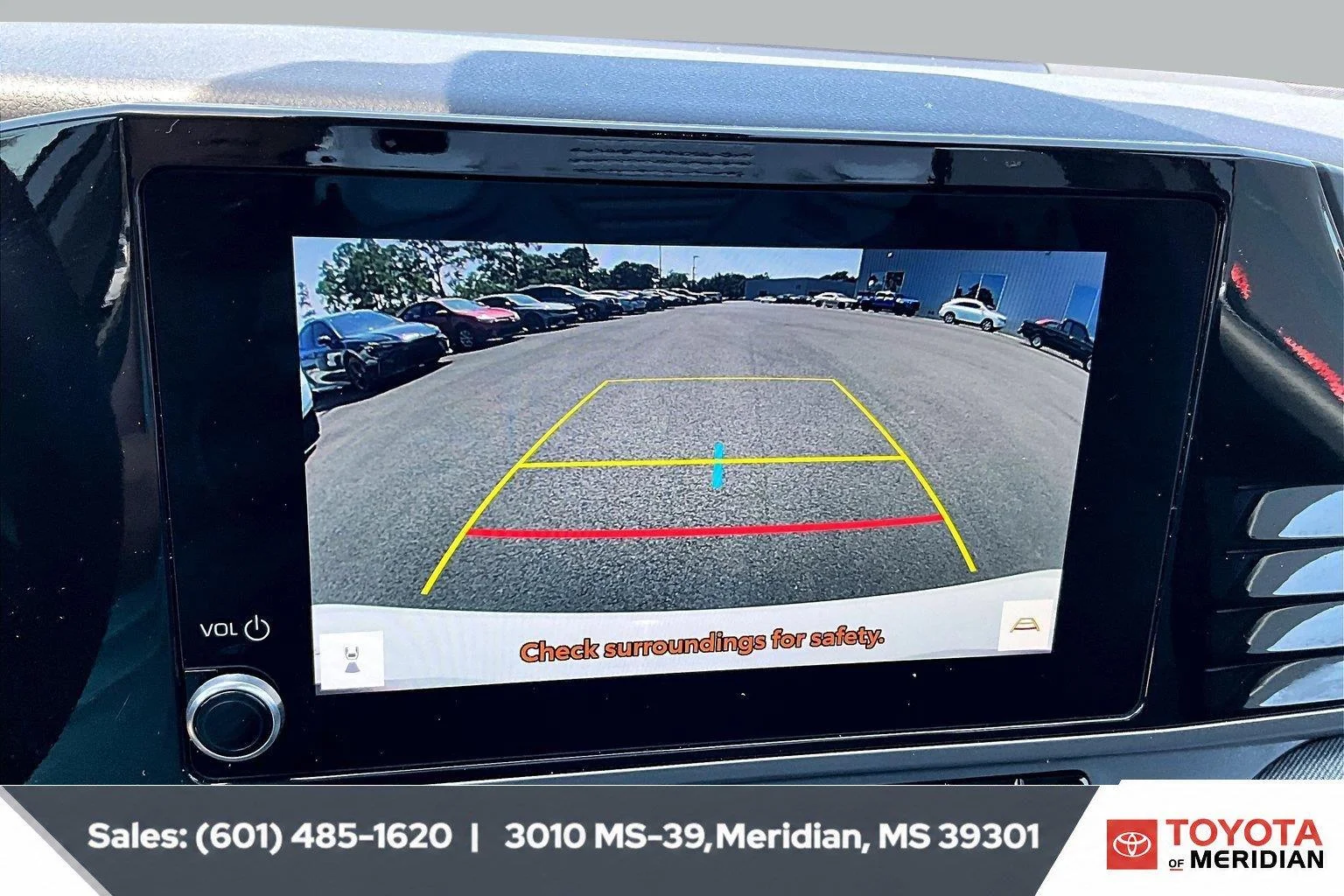 Used 2025 Ice Cap Toyota LE image 15