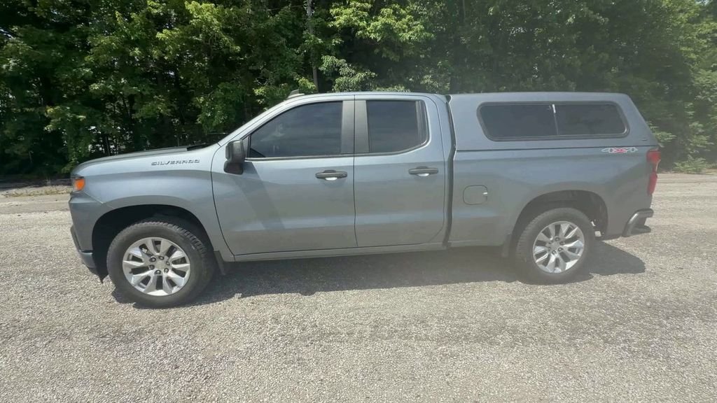 Used 2020 Gray Chevrolet Custom image 5