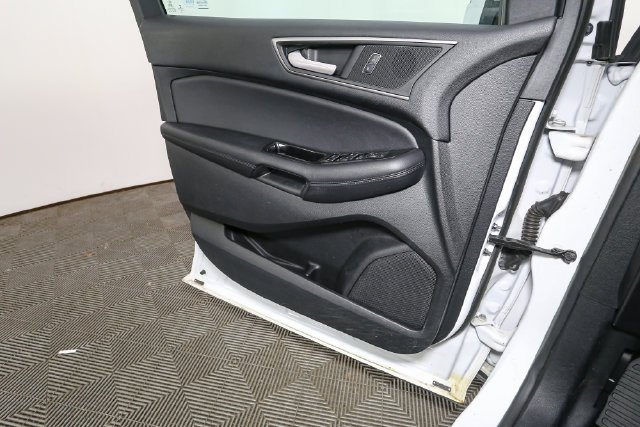 Used 2015 White Ford SEL image 33