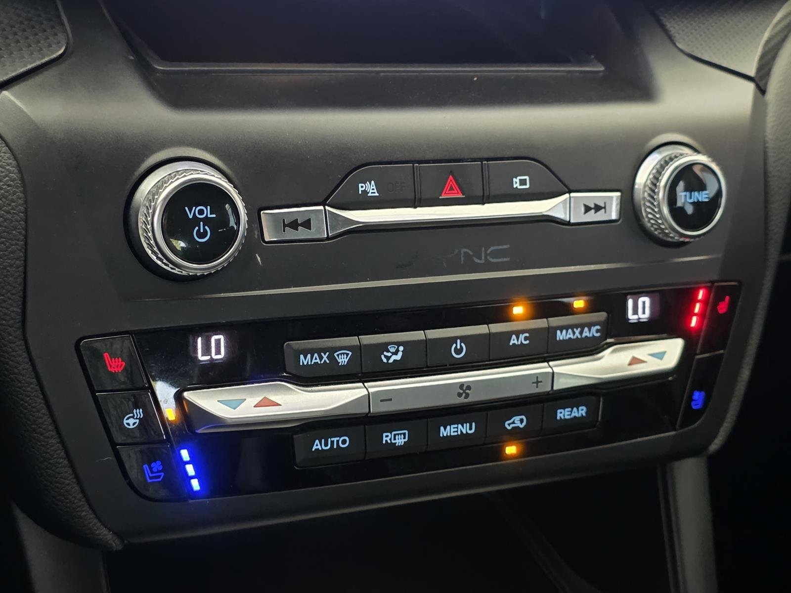2020 Ford Explorer ST - Photo 27