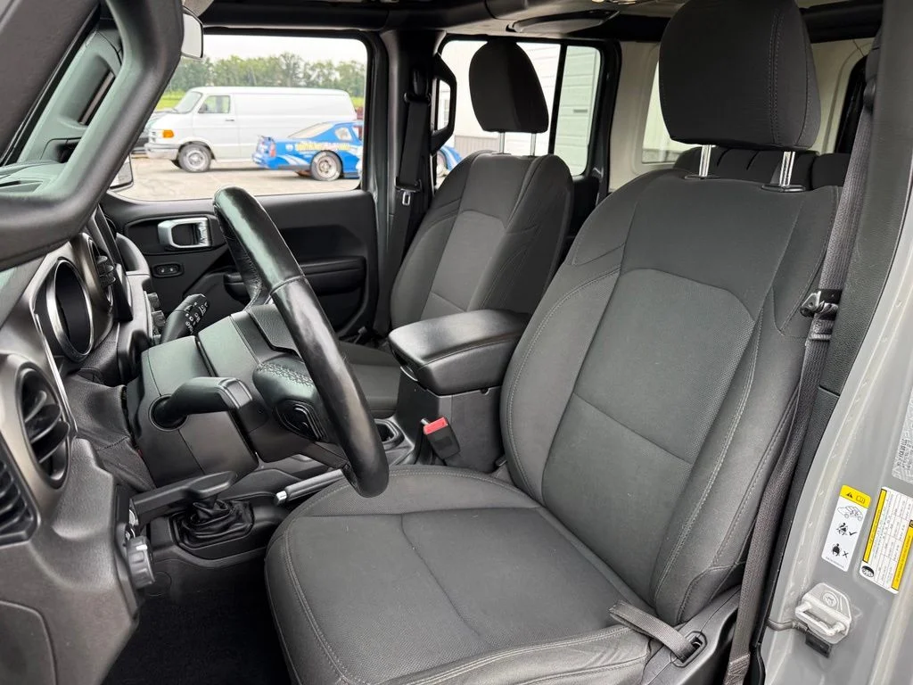 Used 2019 Gray Jeep Unlimited Sport S image 13