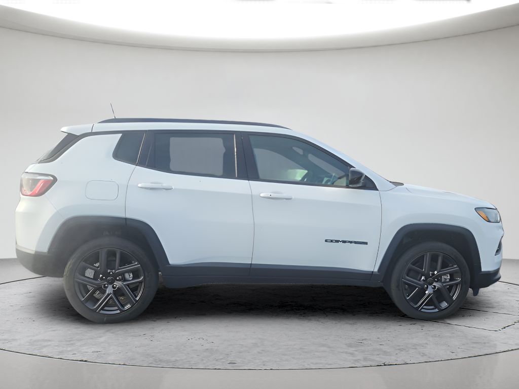 New 2026 Bright White Clear-Coat Exterior Paint Jeep Latitude image 2