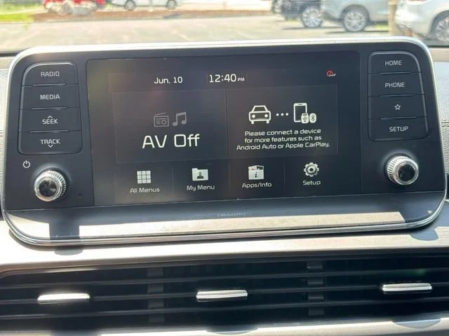 Used 2020 Black Kia S image 22