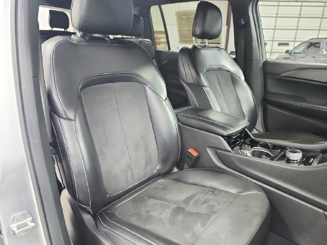 Used 2023 Silver Jeep Altitude image 42