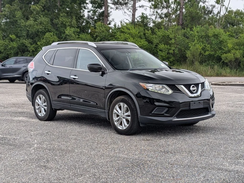 Used 2016 Black Nissan SV image 7