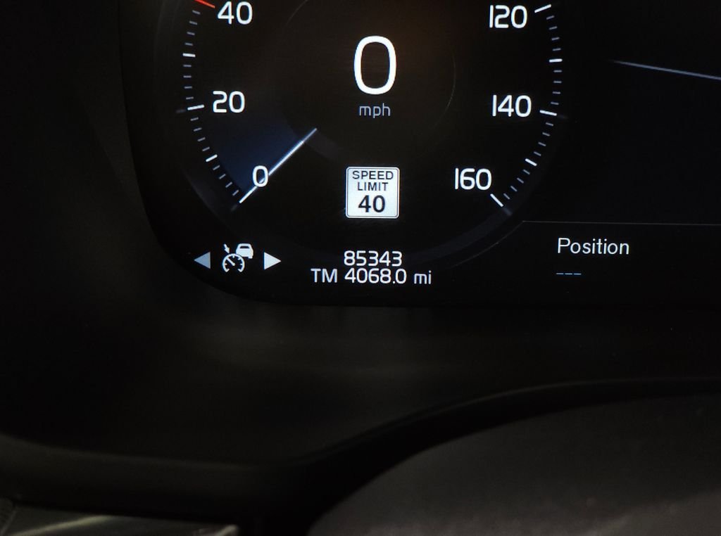 Used 2019 Osmium Gray Metallic Volvo T6 R-Design image 21