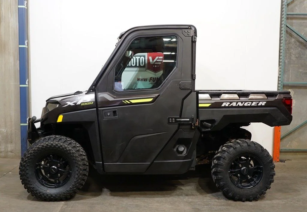 Used 2023 BLACK Polaris Premium image 1