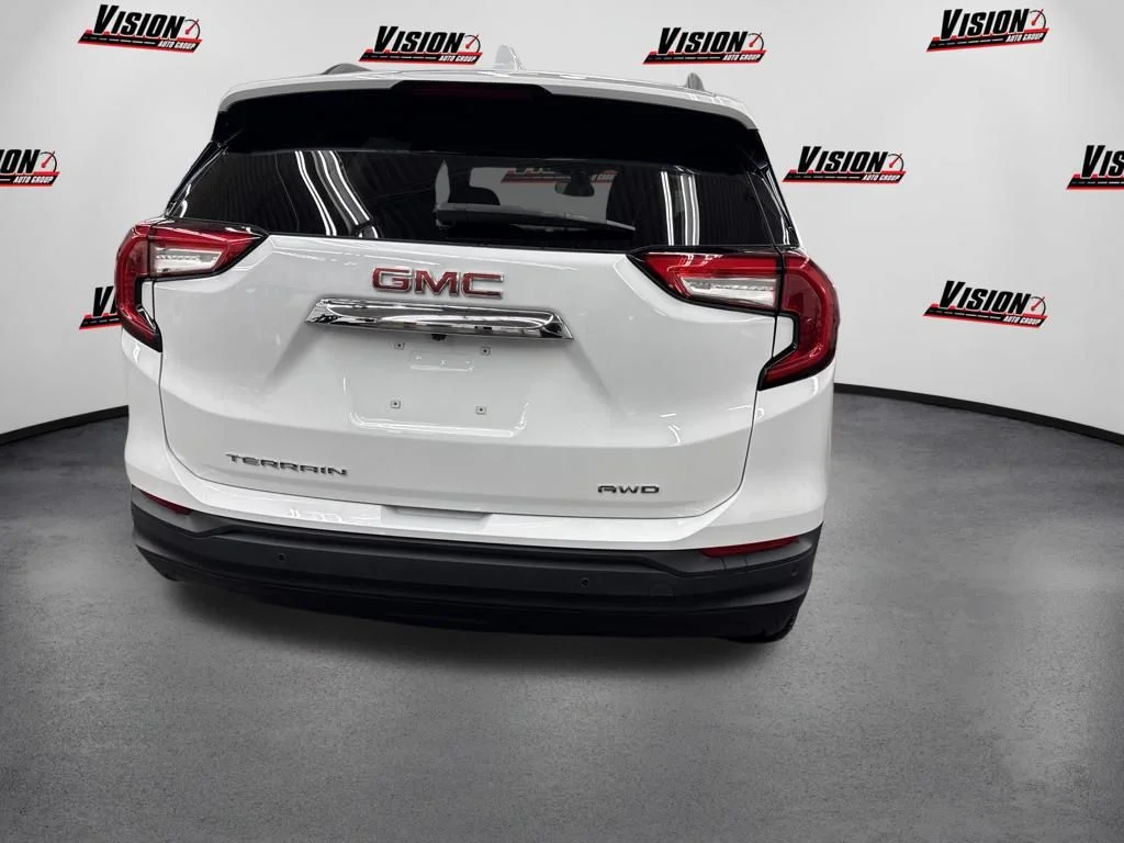 Used 2024 White GMC SLE image 6