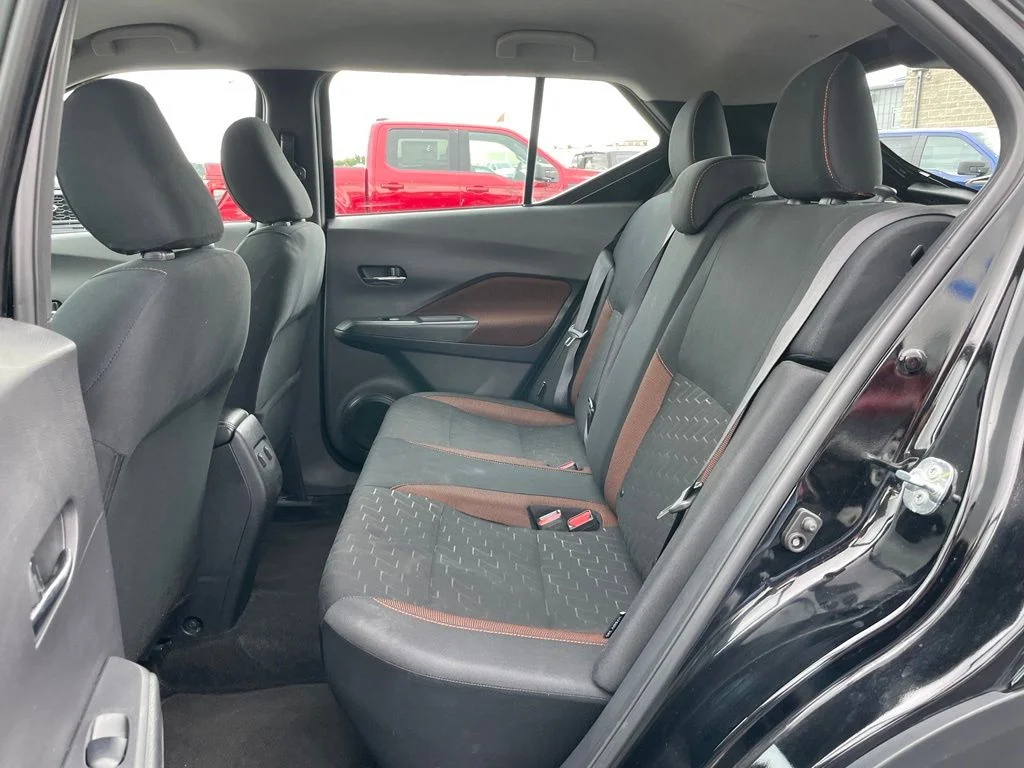 Used 2024 Super Black Nissan SR image 8