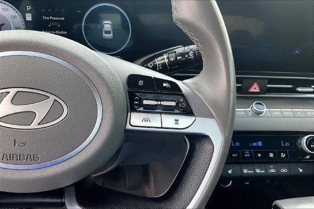 2025 Hyundai Elantra SEL - Photo 14