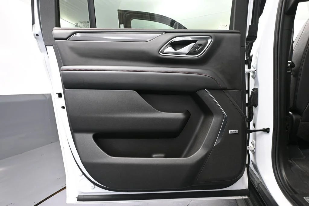 Used 2022 White Chevrolet RST image 41