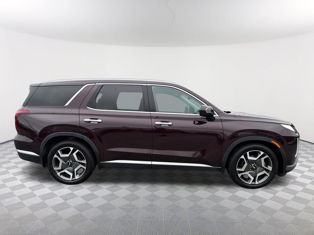 Used 2023 Red Hyundai SEL image 4