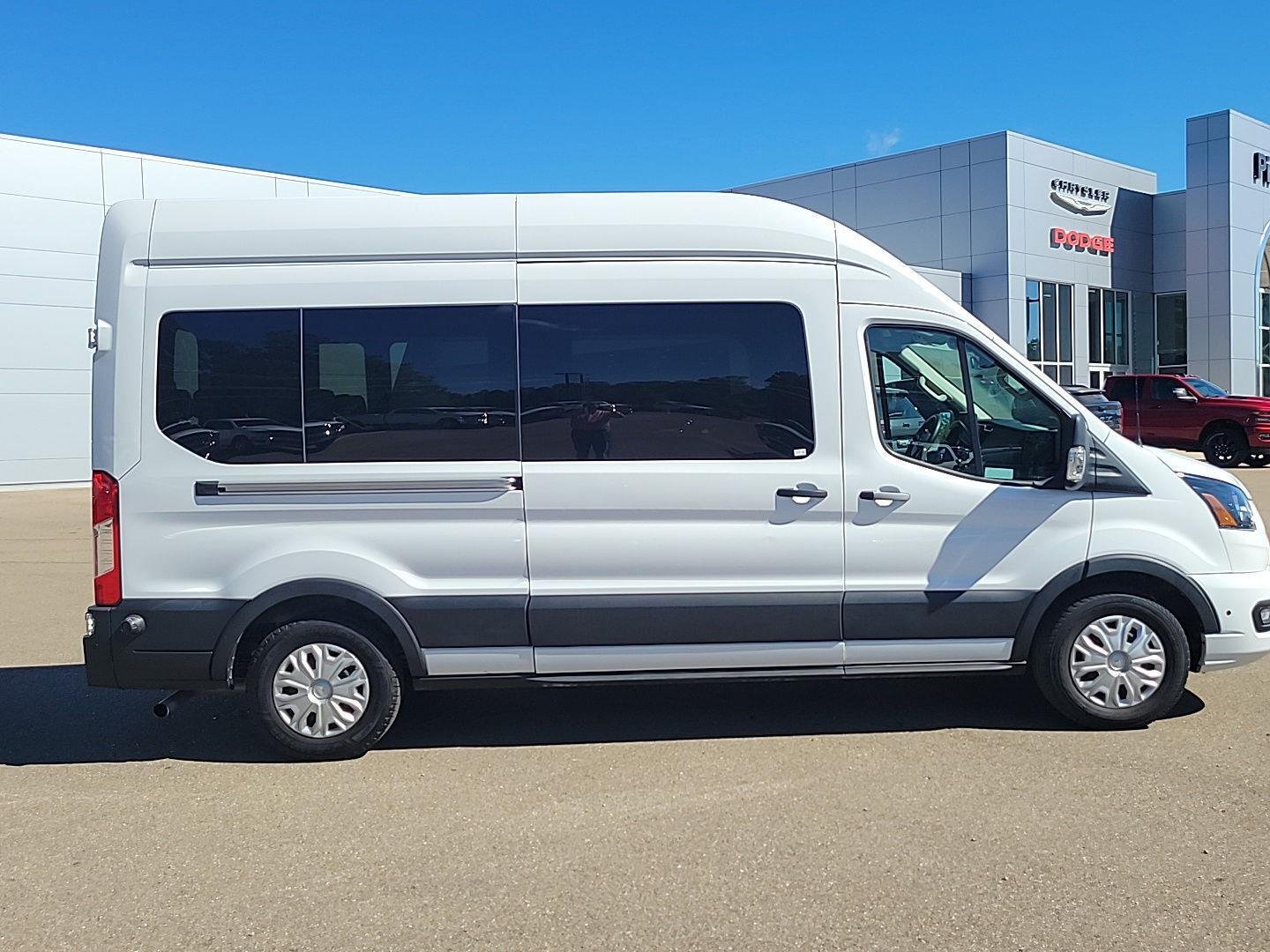 Used 2024 Oxford White Ford 350 XLT image 18