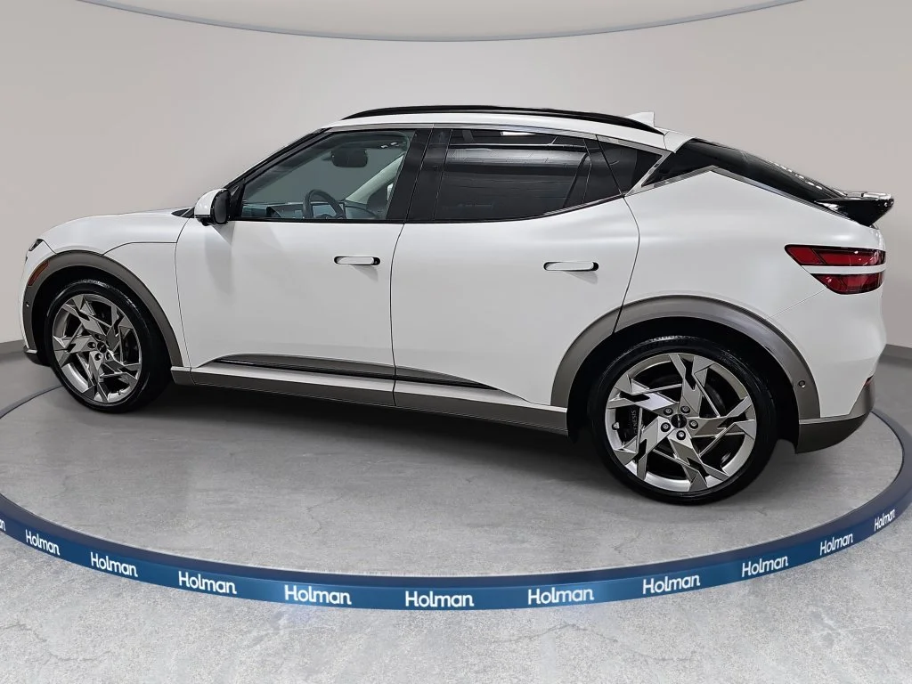 Used 2024 White Genesis Performance image 9