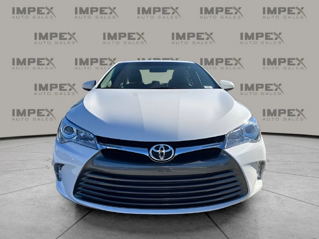 Used 2015 White Toyota LE image 8