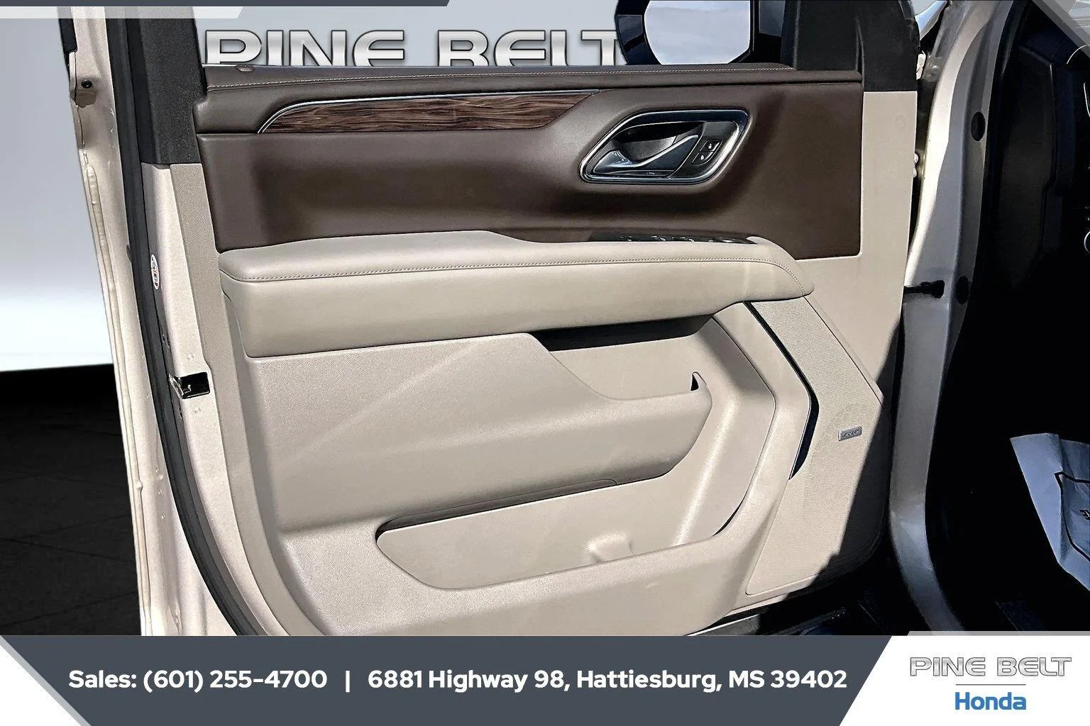 Used 2021 Empire Beige Metallic Chevrolet Z71 image 17