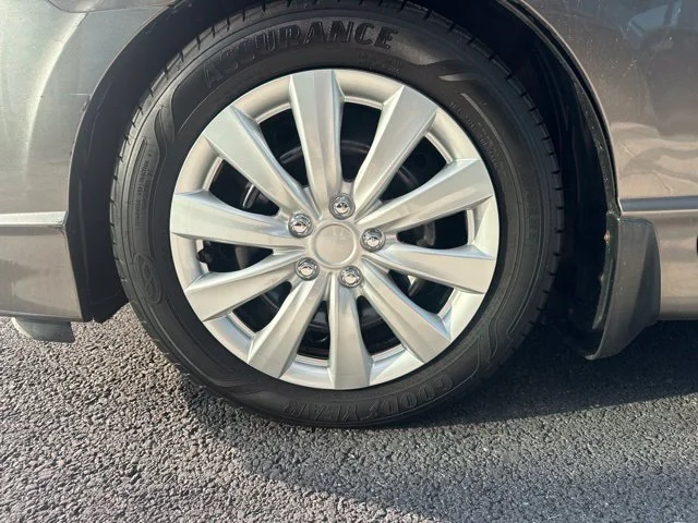 Used 2011 Silver Honda LX image 5