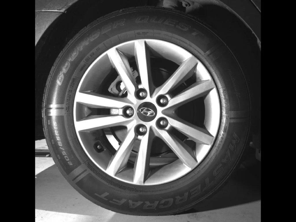 Used 2015 Blue Hyundai SE image 14