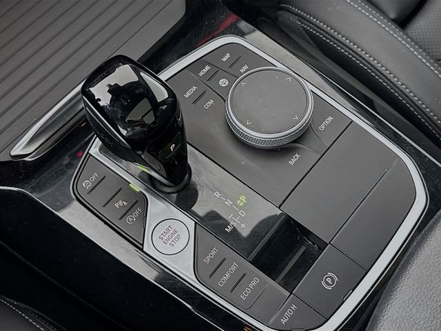 Used 2024 White BMW sDrive30i image 17