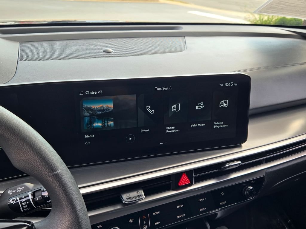 2024 Kia Sorento LX - Photo 34