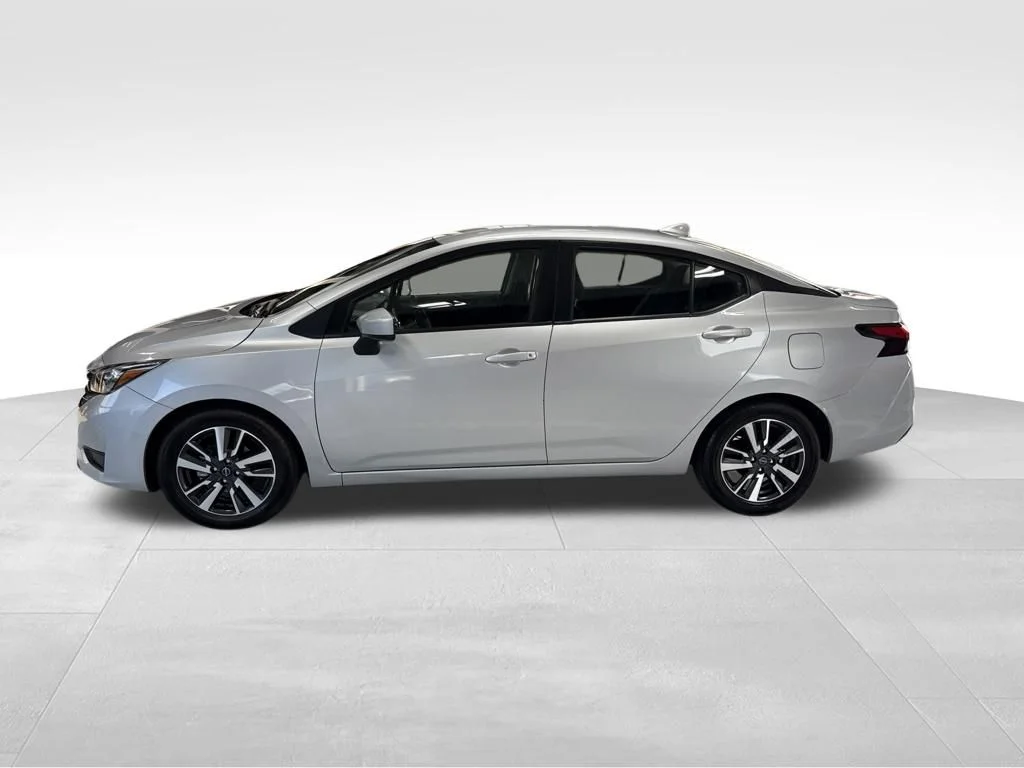 Used 2025 Silver Nissan 1.6 SV image 3